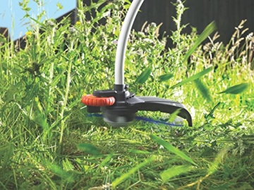 Black + Decker GL9035 Elektro-Motorsense im Einsatz